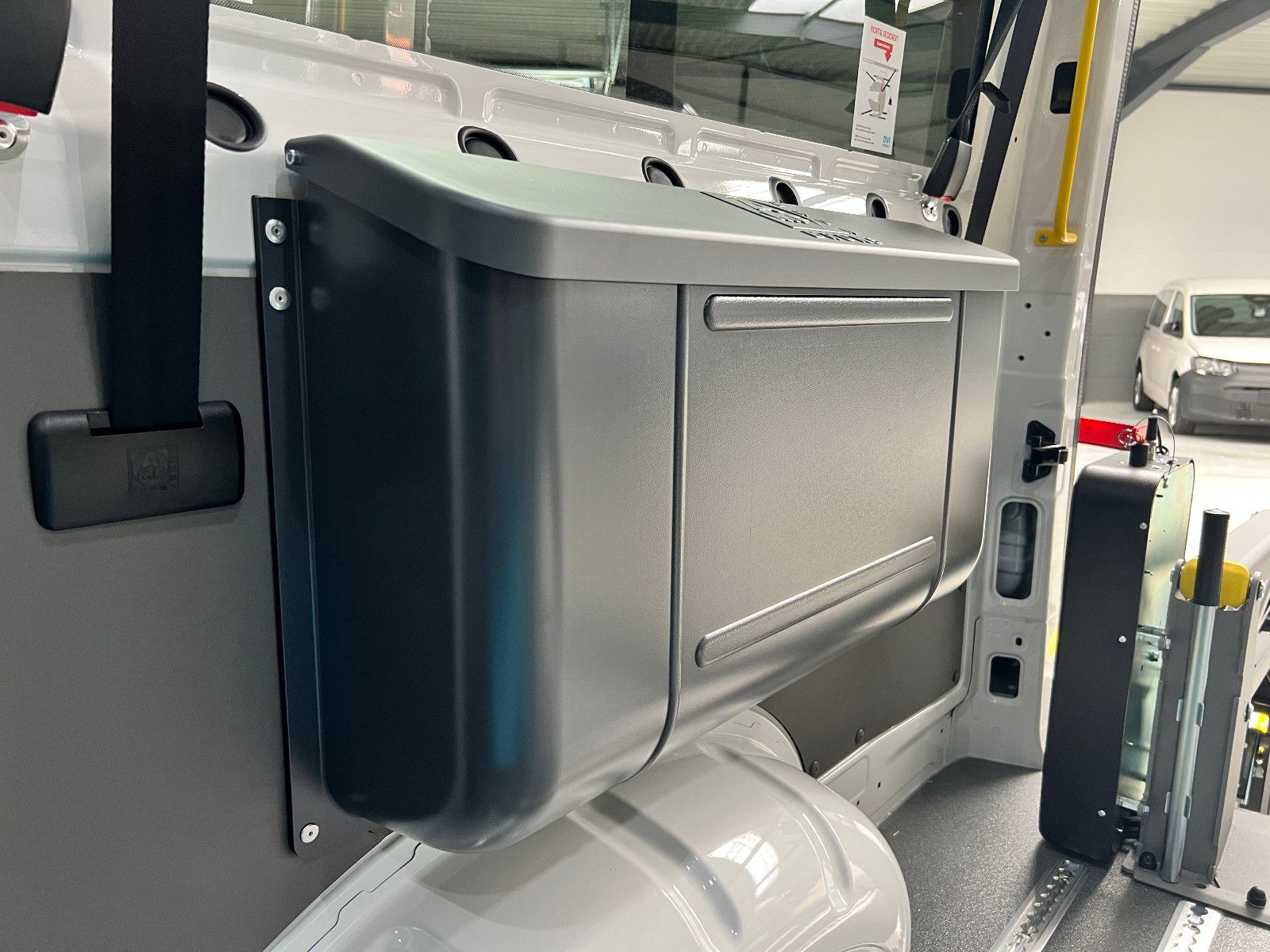 VW Crafter 35 *KMP / BTW* Rollstuhllift
