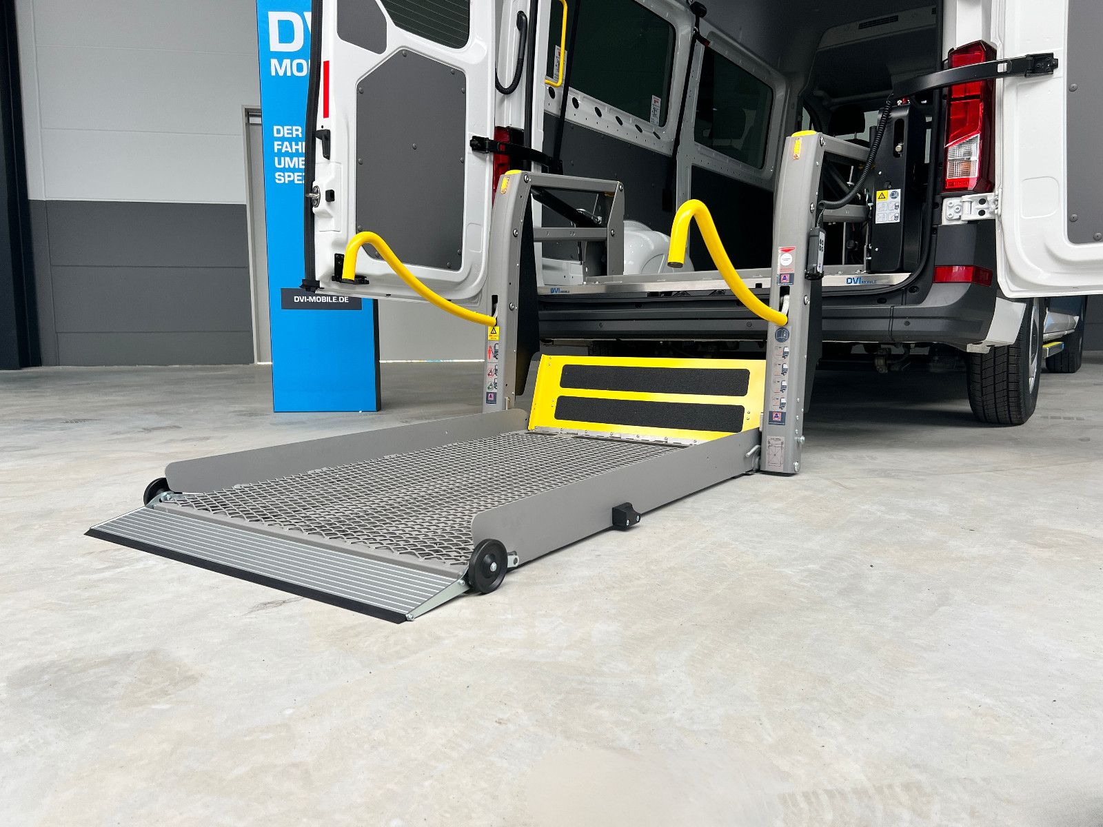 VW Crafter 35 *4 Rollstuhlplätze*