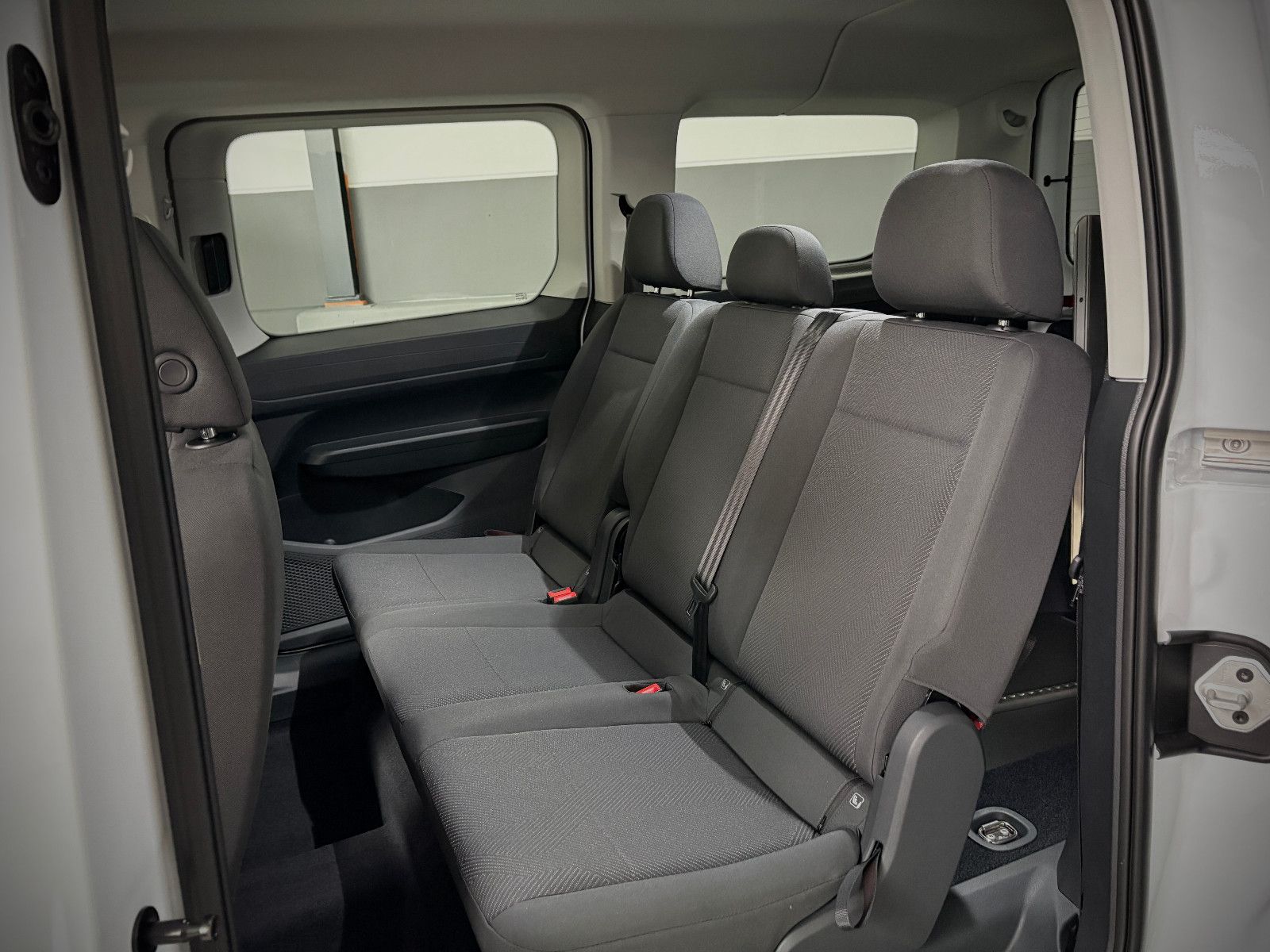 FORD Tourneo Connect *AMF Heckausschnitt* Rollstuhl