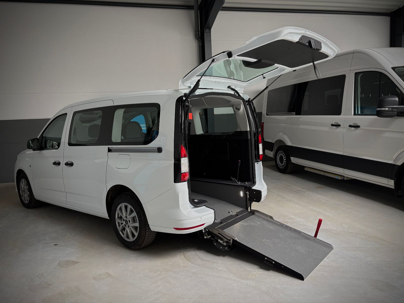FORD Grand Tourneo Connect Trend *Rollstuhlrampe*