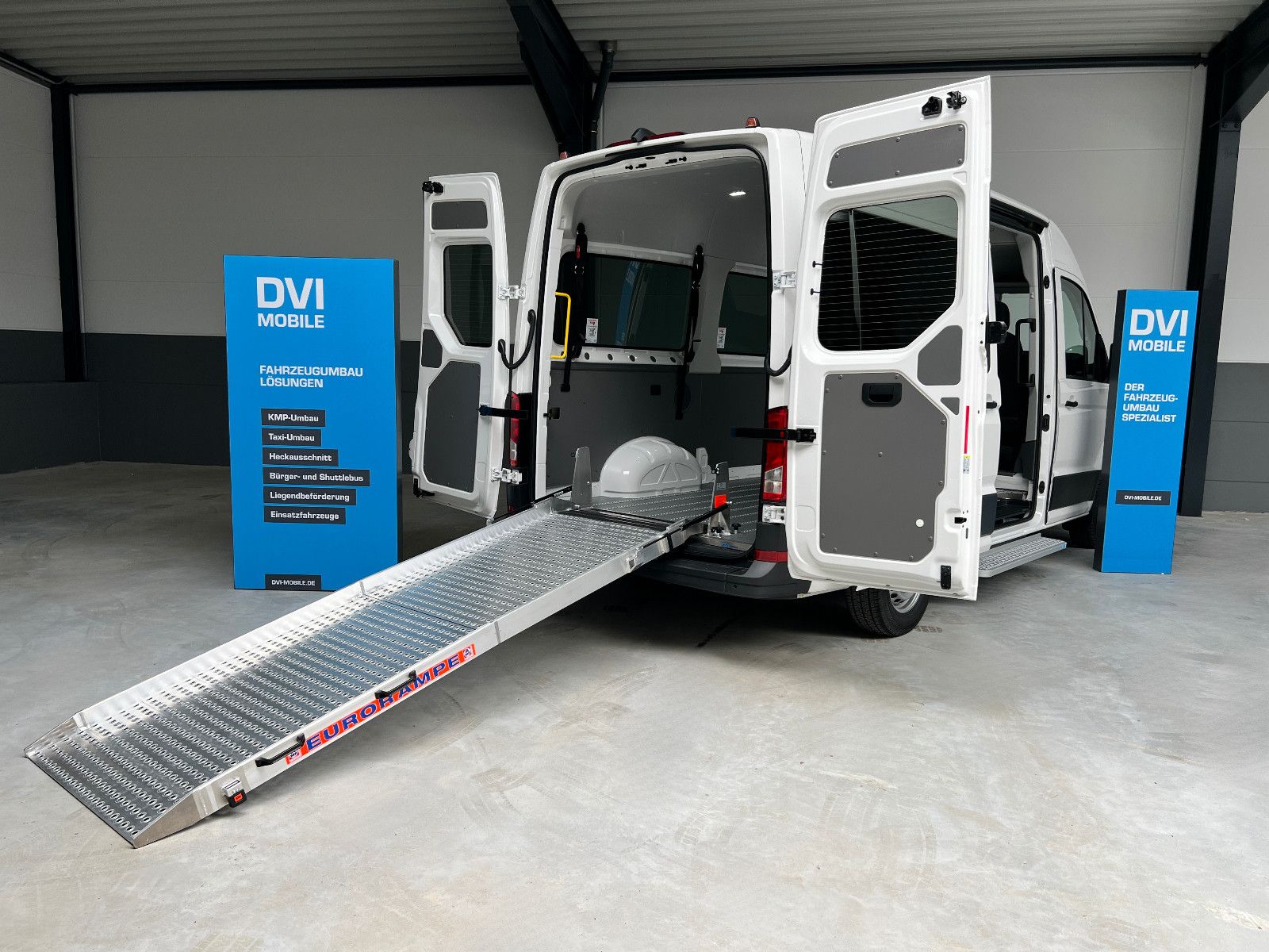 VW Crafter 35 4 Rollstuhlplätze Rampe