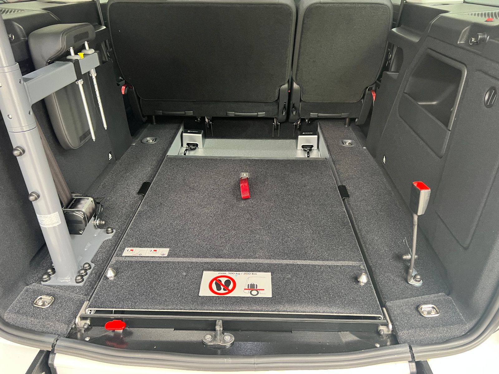 VW Caddy *Rollstuhlrampe* Heckausschnitt