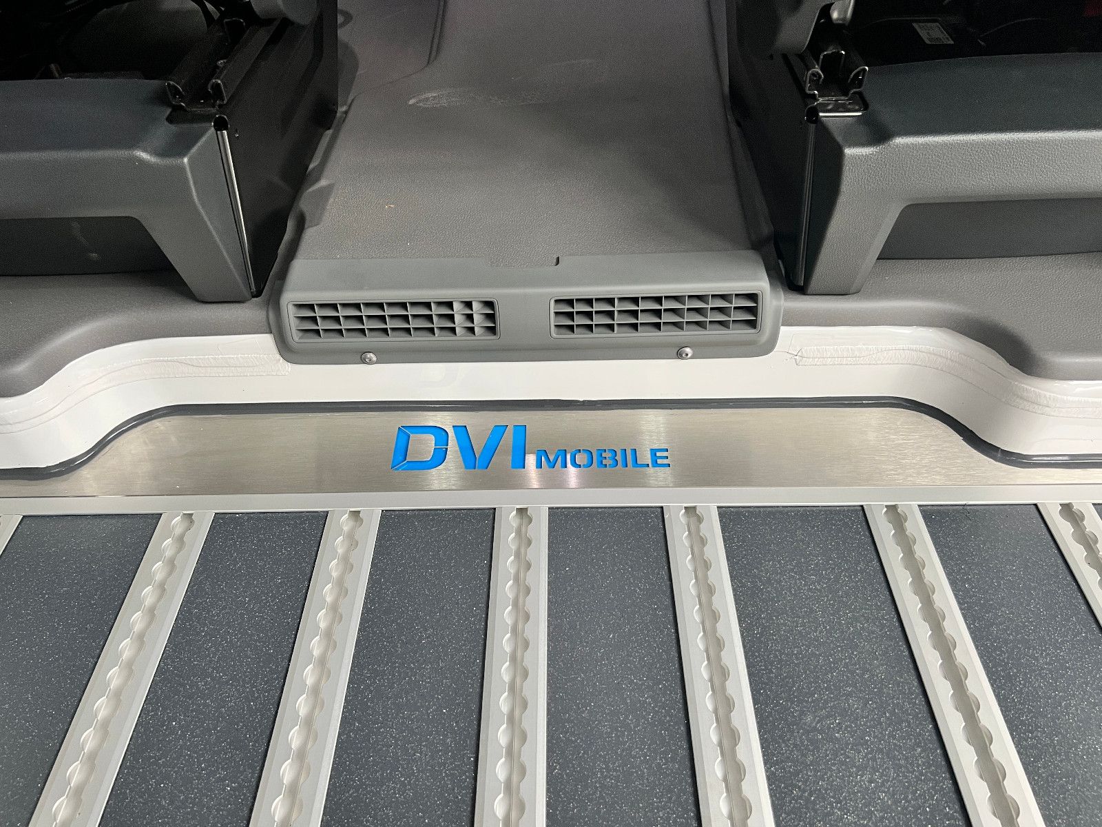 VW Crafter 35 max. 4 Rollstuhlplätze *Lift* AMF