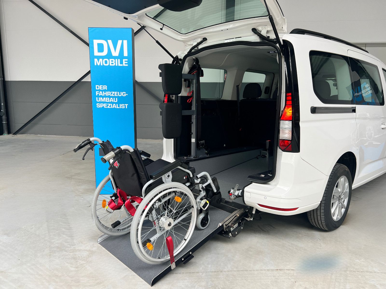 VW Caddy *Rollstuhlrampe* Heckausschnitt
