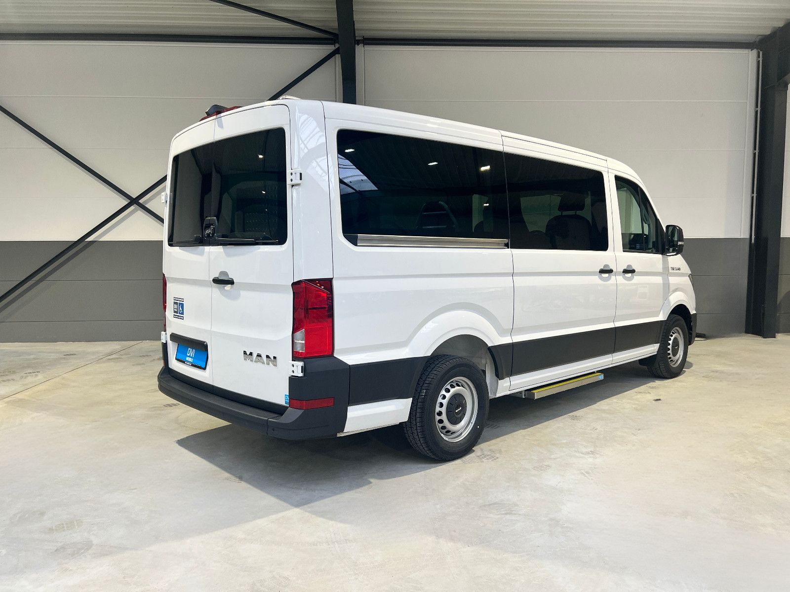 MAN Liegemietwagen inkl. Tragetisch Tragestuhl Rampe