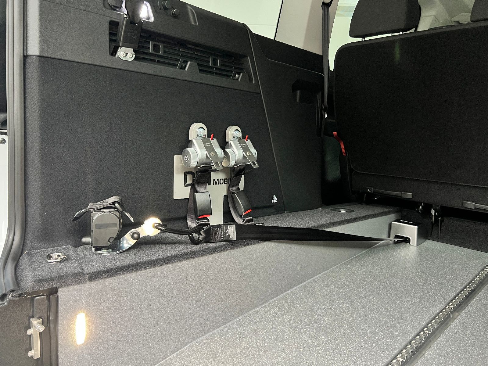 FORD Grand Tourneo Connect Trend KMP Rollstuhl Rampe