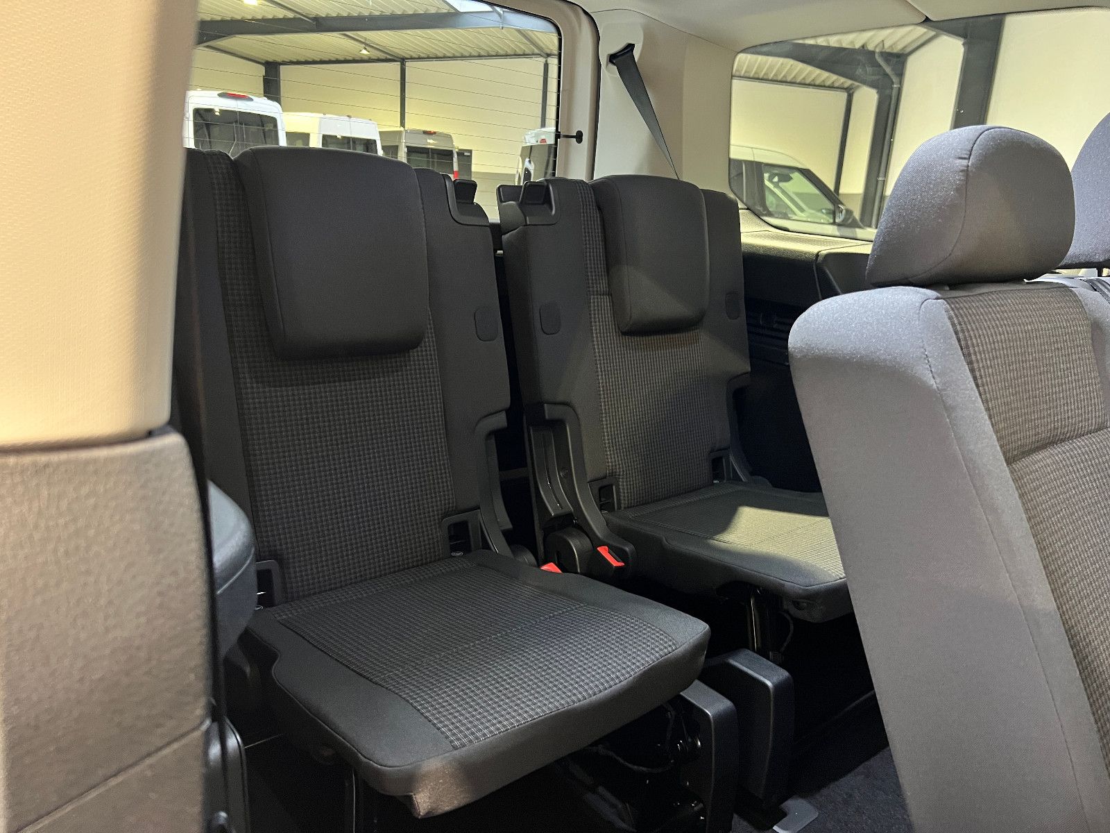 Volkswagen Caddy Maxi Life DSG LED SHZ PrivG