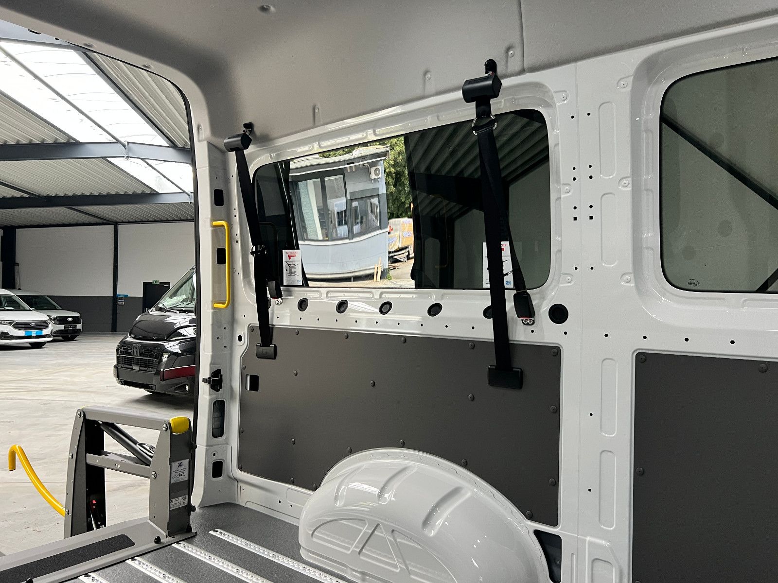 VW Crafter 35 *KMP / BTW* Rollstuhllift