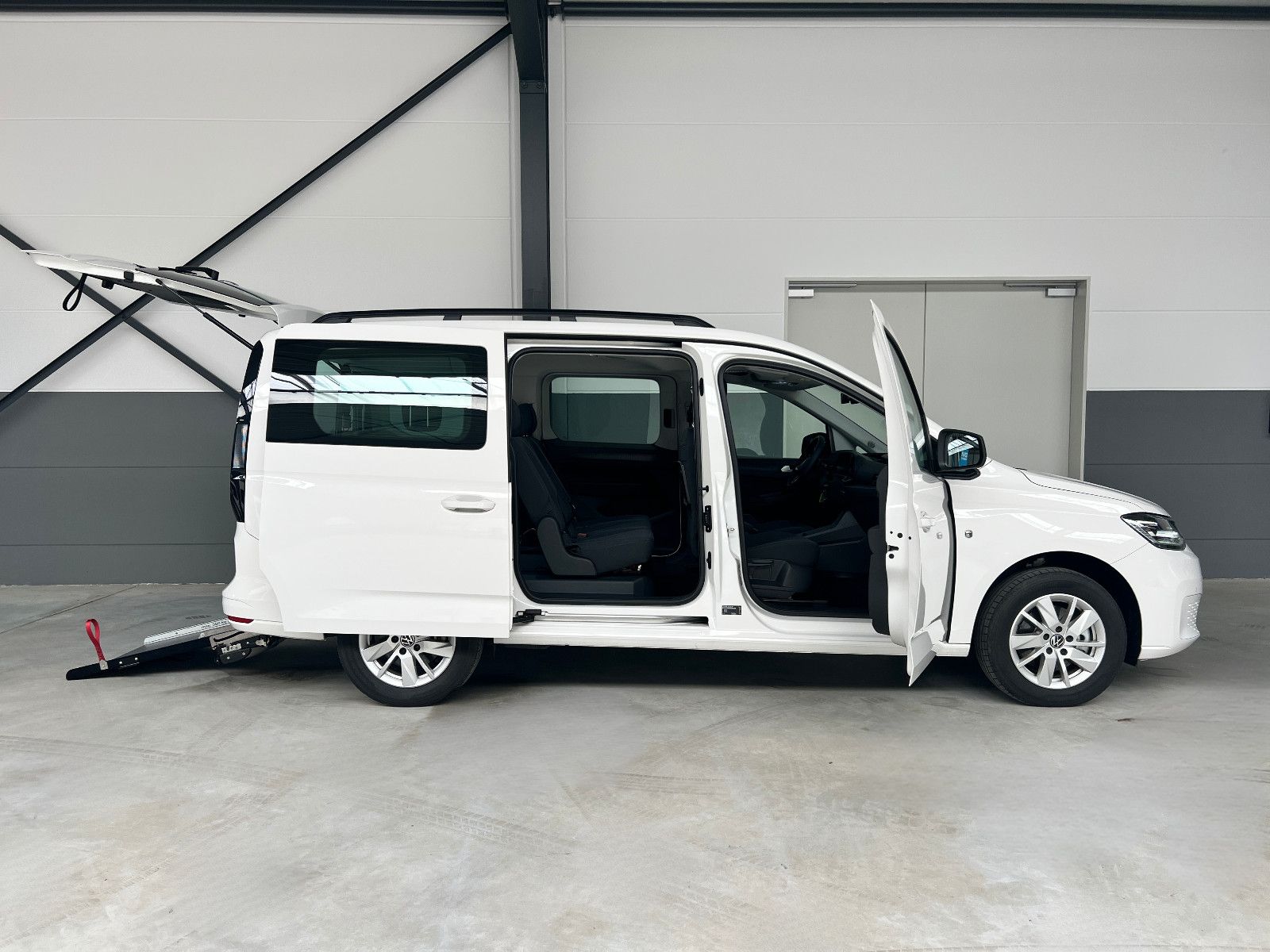 VW Caddy *Rollstuhlrampe* Heckausschnitt
