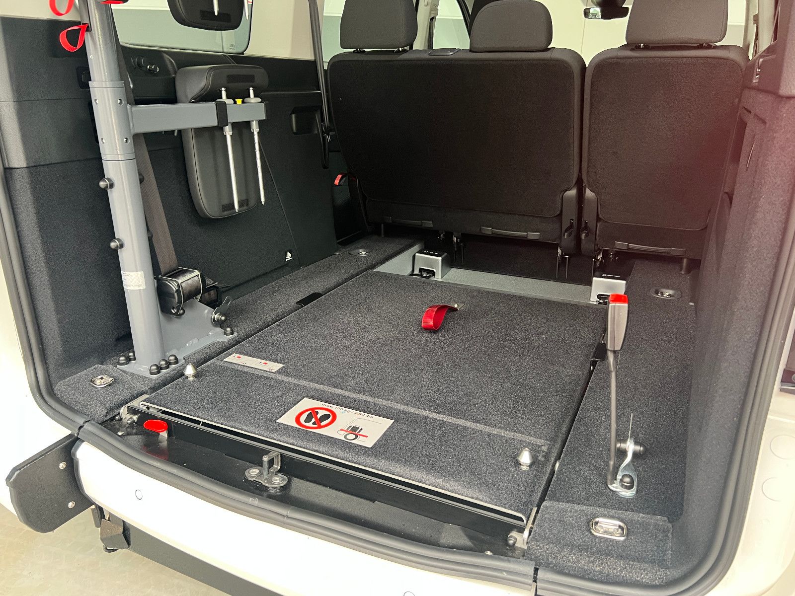 VW Caddy Maxi *Rollstuhl* Rampe