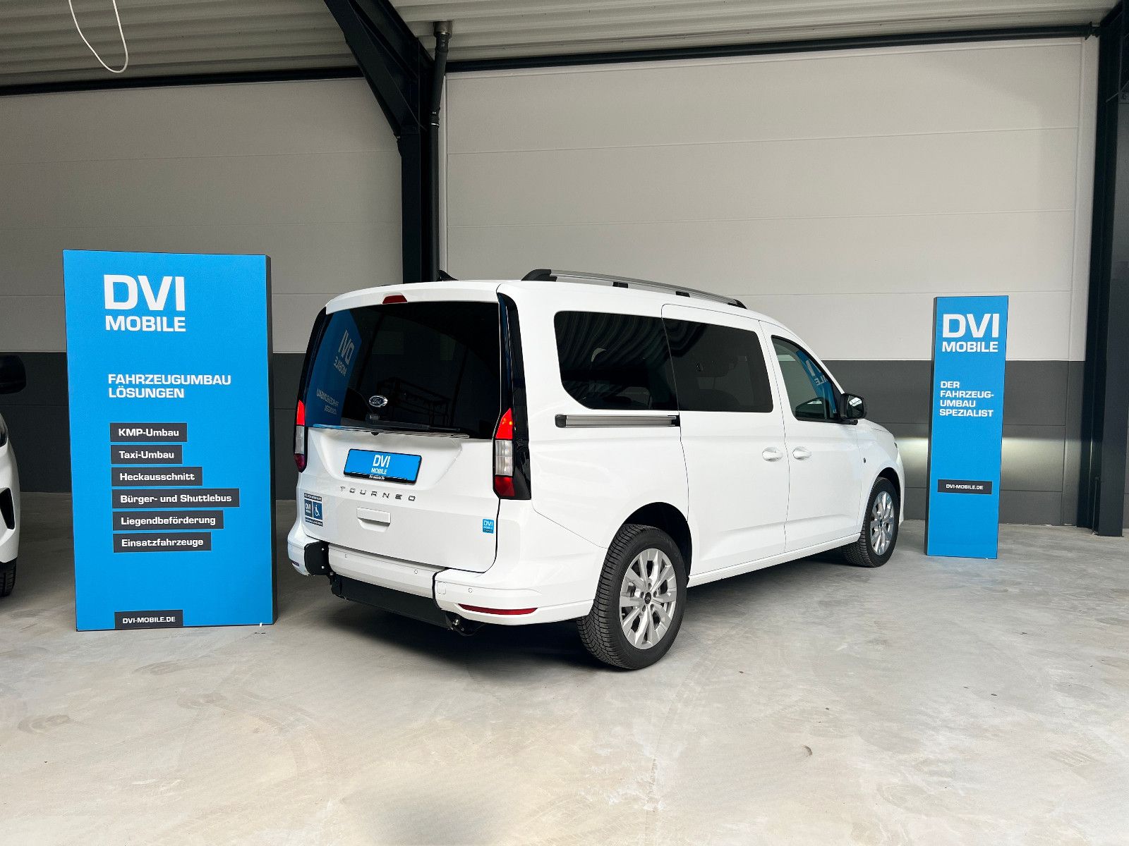 FORD Connect Titanium Rampe Rollstuhltransport