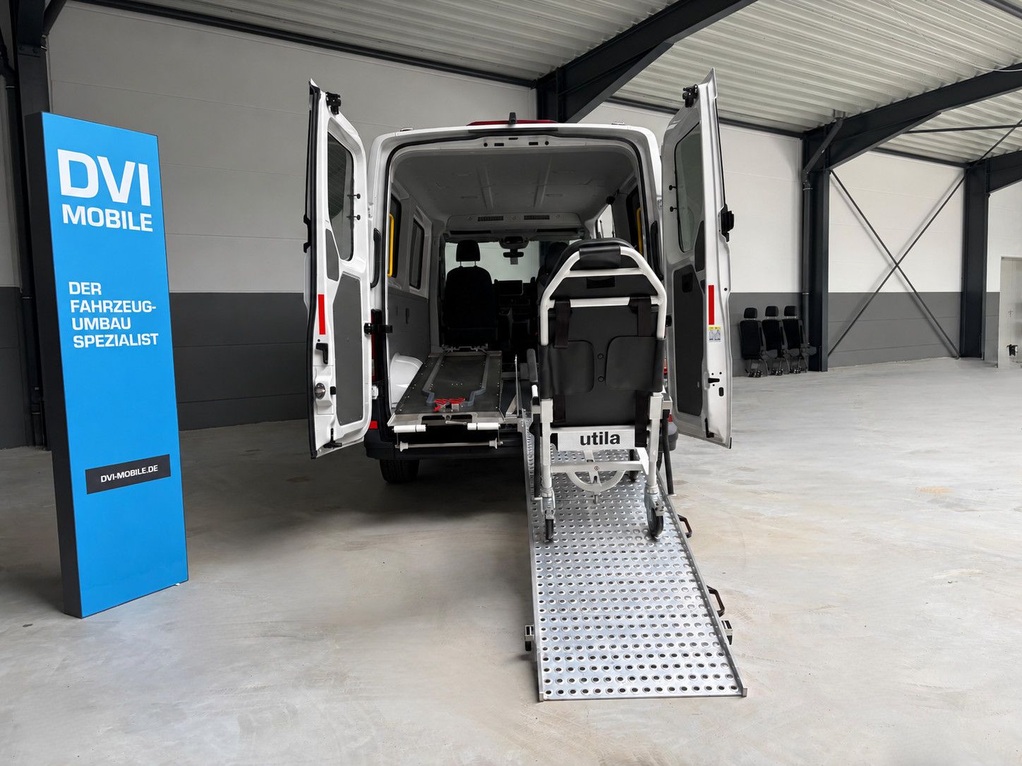 MAN Liegendtransport Rampe Rollstuhlplatz Trage