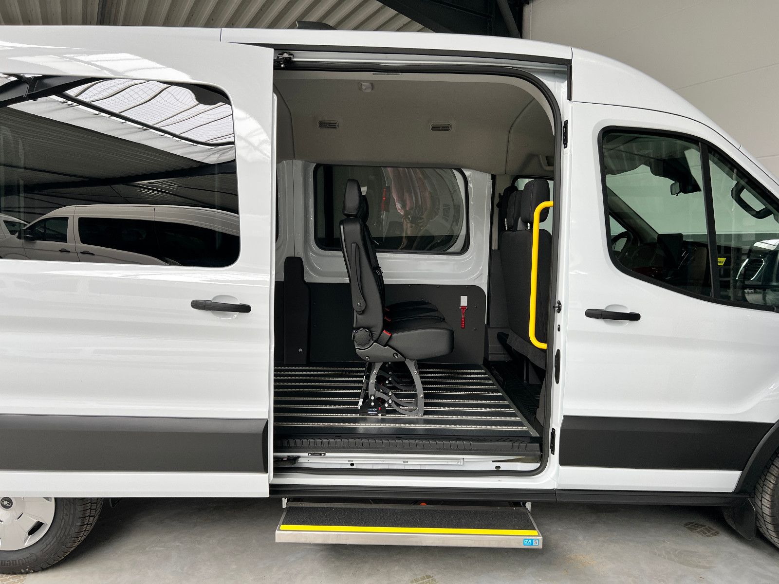 FORD Transit Kombi Trend KMP/BTW Rollstuhllift AMF