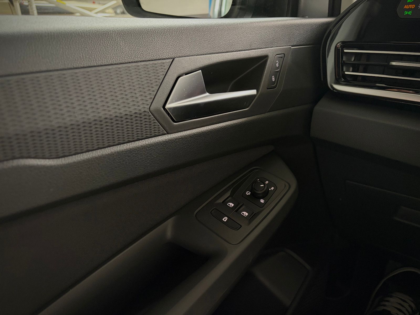 FORD Ford Tourneo Connect Messeangebot *KMP*