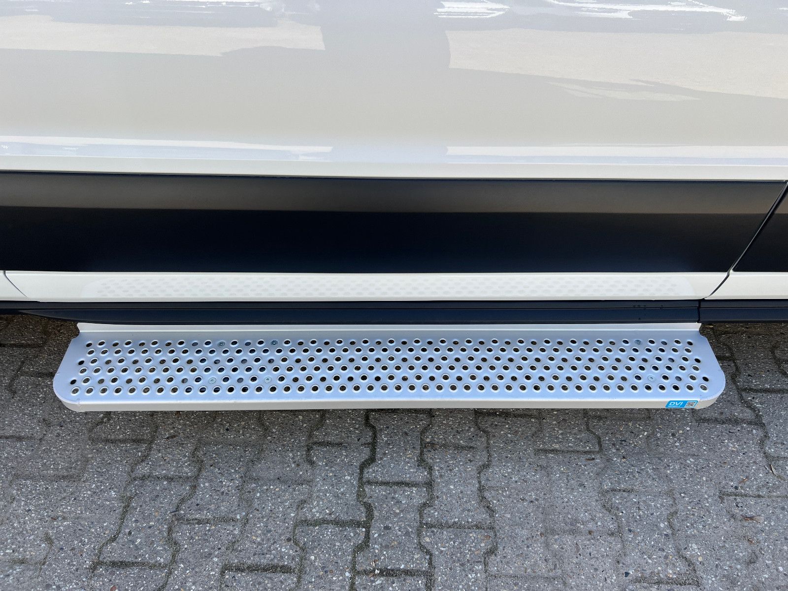 FORD Kombi Trend KMP/BTW Rampe max. 4 Rollstulplätze