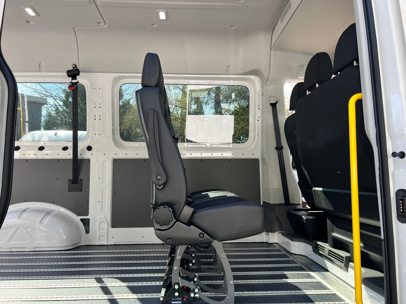 VW Crafter 35 *KMP / BTW* Rollstuhlrampe