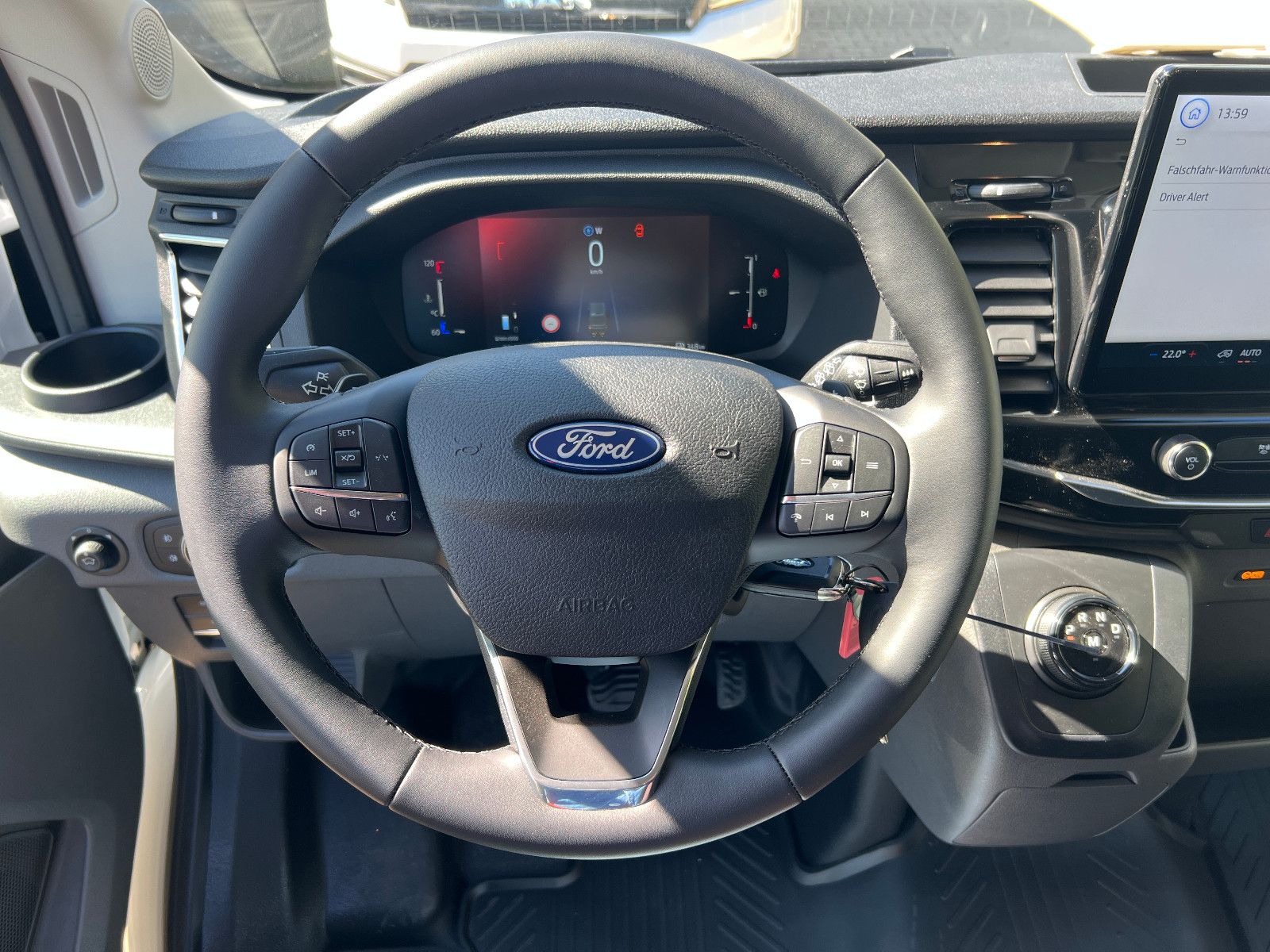 FORD Kombi Trend KMP/BTW Rampe max. 4 Rollstulplätze