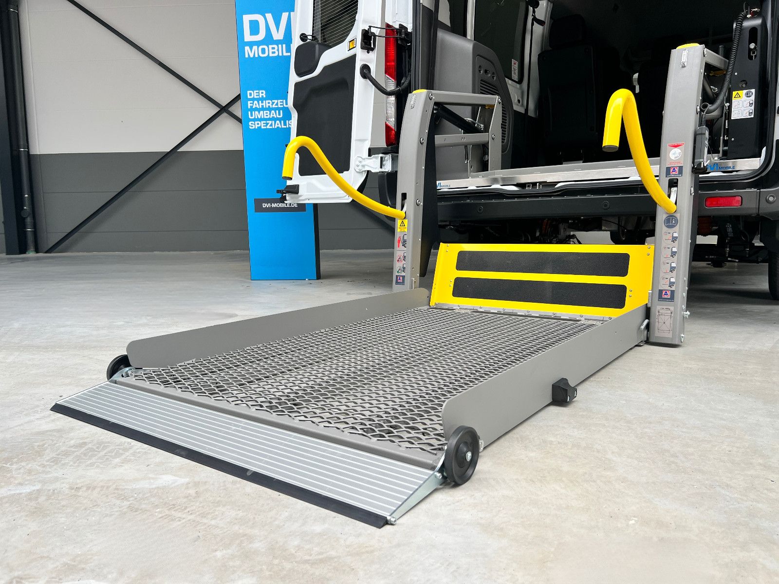 FORD Transit Kombi Trend KMP/BTW Rollstuhllift AMF