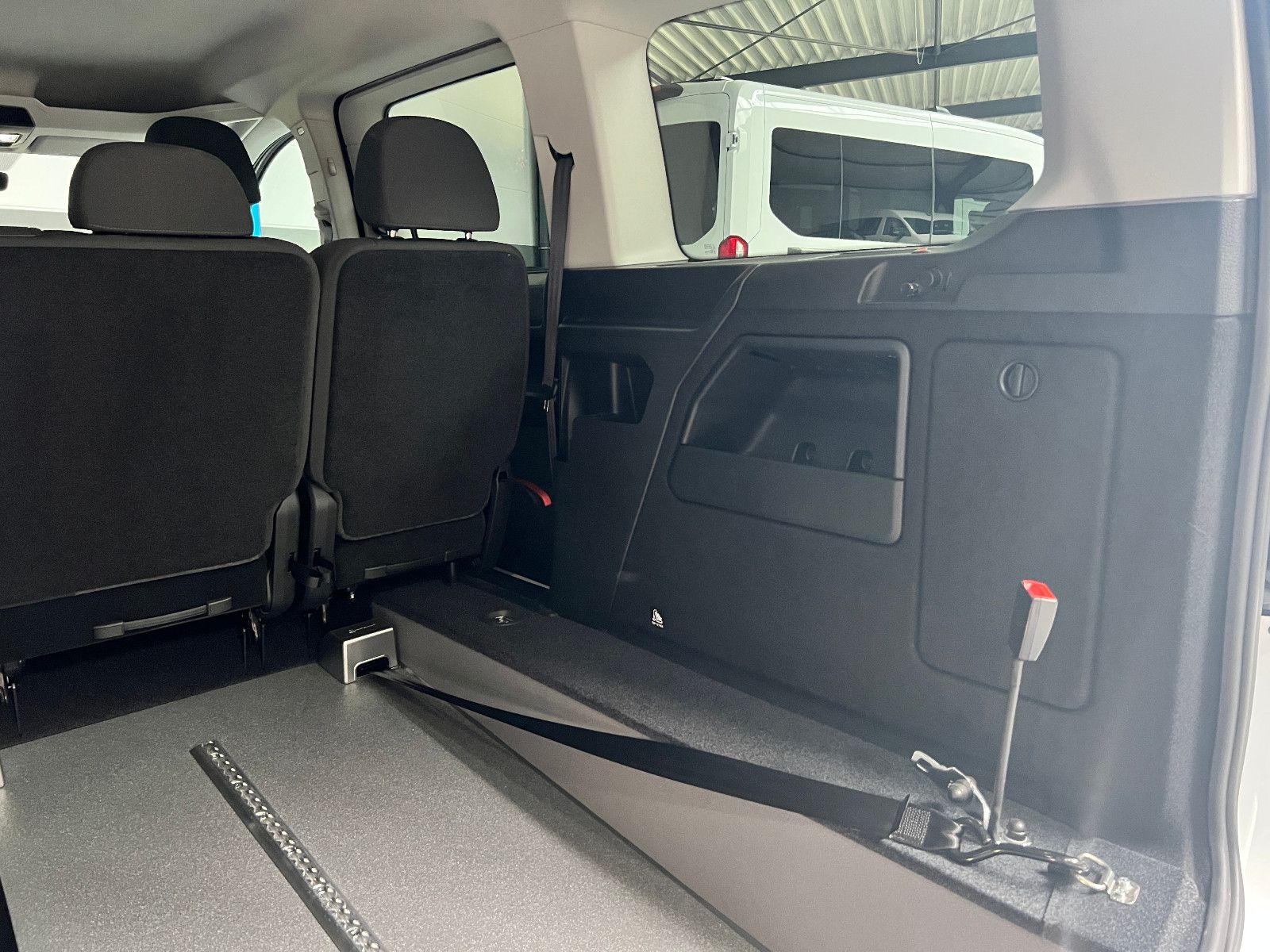 FORD Connect Titanium Rampe Rollstuhltransport