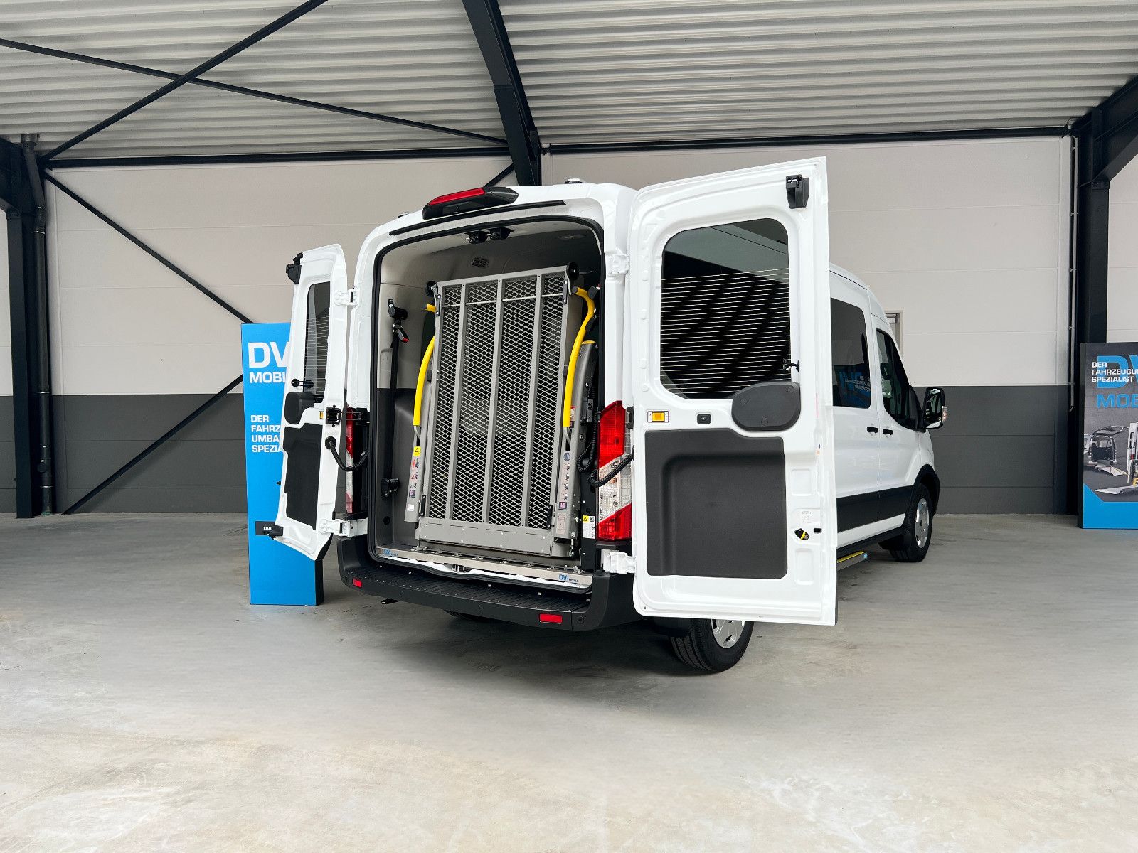 FORD Transit Kombi Trend KMP/BTW Rollstuhllift AMF